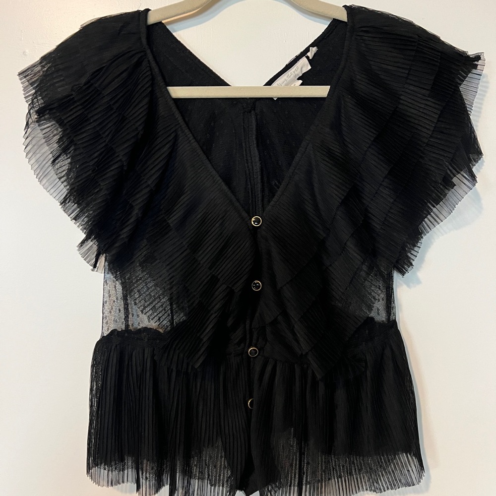 BLACK GOING OUT TOP